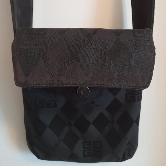 Black Givenchy monogram bag & Pouch +  FREE silk scarf included. - Picture 5 of 17